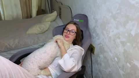 Jessy online show from October 14, 6:49 am