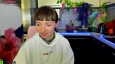 jessicaforris online show from April 10, 8:09 am