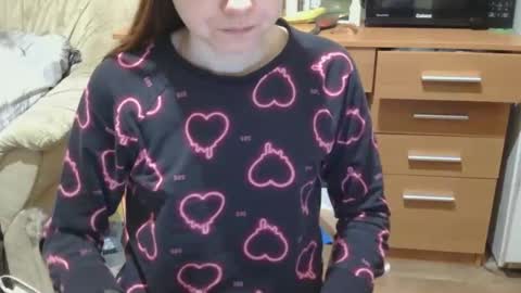jessicaholland1 online show from May 3, 7:17 pm