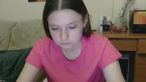 jessicaholland1 online show from May 17, 6:51 pm