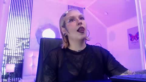 Your Sweet Angel online show from January 6, 6:33 pm