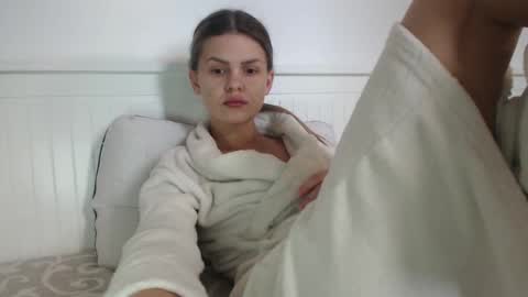 jessieryan online show from December 5, 6:46 am