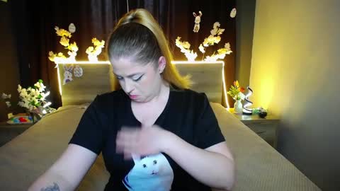 Jess online show from April 8, 6:59 am