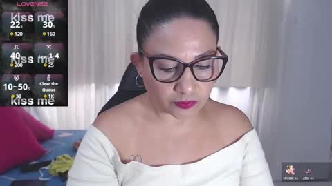 paola online show from January 25, 8:10 pm