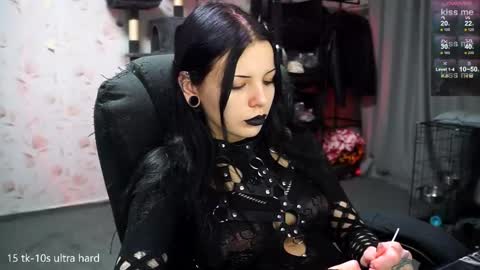 joan_wilson online show from March 1, 9:03 pm