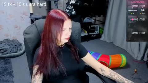 joan_wilson online show from October 19, 7:05 pm