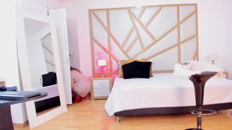 Pantyhose Queen online show from December 30, 7:53 pm