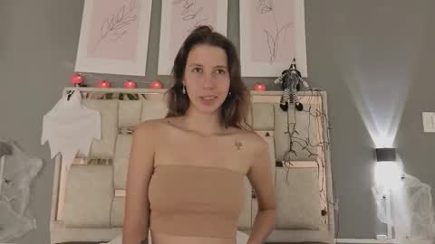 jolie_lov online show from October 28, 1:50 pm