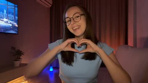 jolly_dollyy online show from April 19, 8:11 pm