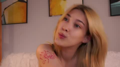 Viola online show from April 6, 1:12 pm