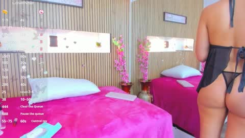 joy_vergara_ online show from November 6, 10:15 pm