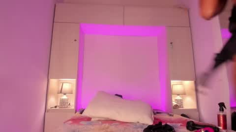 joyceblake online show from February 19, 4:23 am