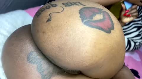 Butterflyass online show from March 3, 5:05 am