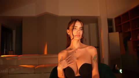 Jennifer Diaz online show from February 16, 5:48 pm