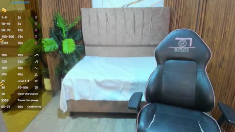 JUANITA online show from February 4, 11:57 am