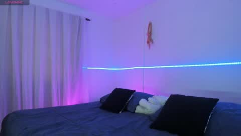 Blue online show from February 17, 4:39 pm