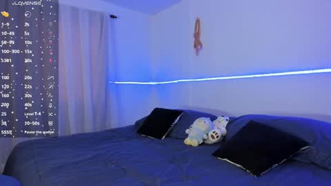 Blue online show from February 3, 5:14 pm