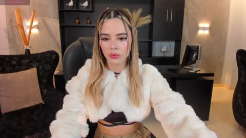 Juanita Clay online show from February 5, 11:55 am