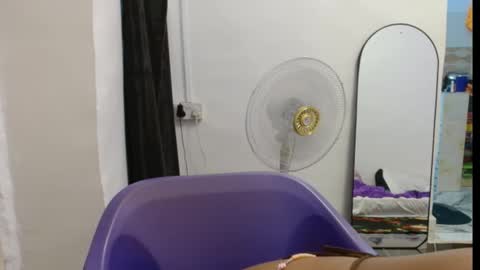 juicyxpink online show from March 2, 6:47 am