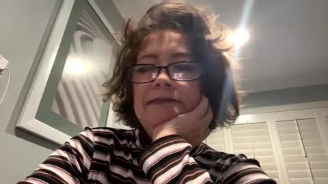 JuJuKitty online show from October 10, 11:15 am