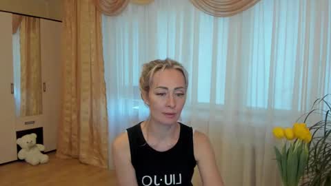 julia__cherry_ online show from March 8, 2:16 pm