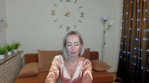 julia__cherry_ online show from January 7, 2:19 pm