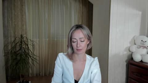 julia__cherry_ online show from February 15, 3:06 pm