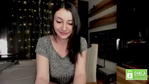 julia_t_mog online show from June 26, 9:49 pm