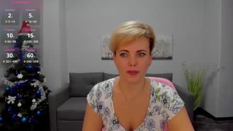 Julia online show from December 18, 6:53 am