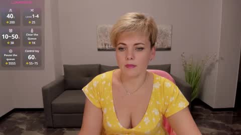 Julia online show from December 15, 11:12 am