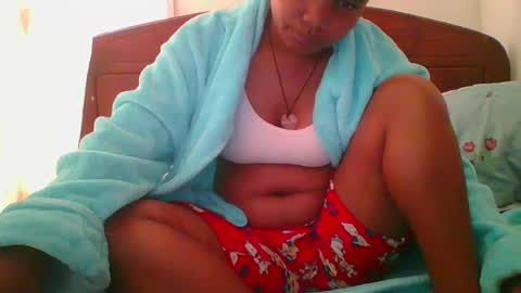 juliah02 online show from February 25, 5:30 am