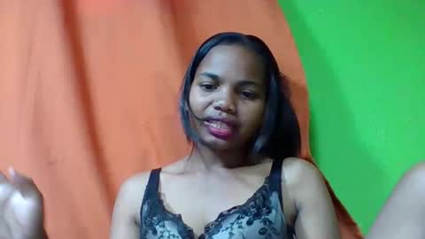juliah02 online show from May 16, 6:27 am