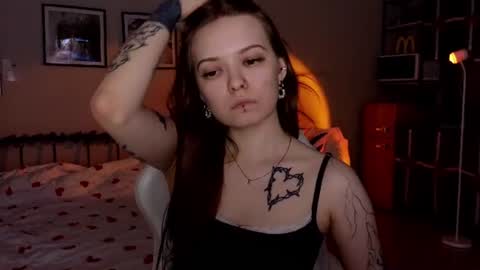 julidropp online show from June 13, 6:49 pm