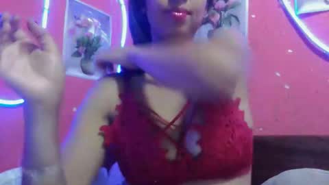 julie0612 online show from April 8, 11:12 am