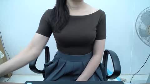 julie9x online show from April 16, 10:23 pm