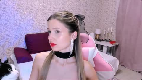 Julie online show from December 7, 4:03 pm