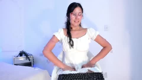 juliee_ross online show from April 30, 5:40 pm