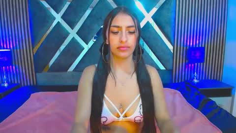 julietta_hs online show from March 12, 3:35 am