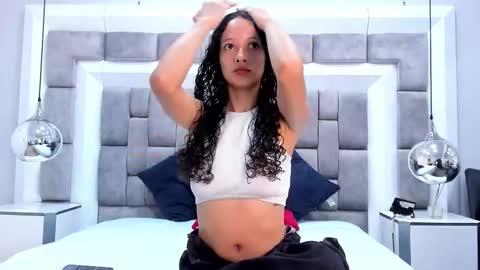 Hi guys It is a pleasure to have you here I am Julieta  online show from September 26, 12:14 pm