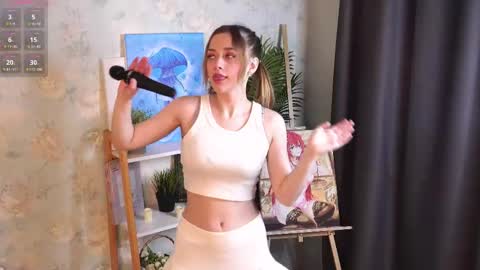 Mia online show from February 18, 3:16 am