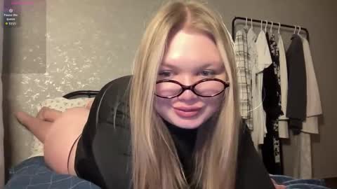 Julie online show from January 31, 10:30 pm