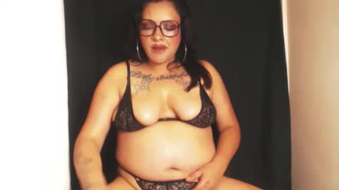 Layla online show from May 23, 10:35 am