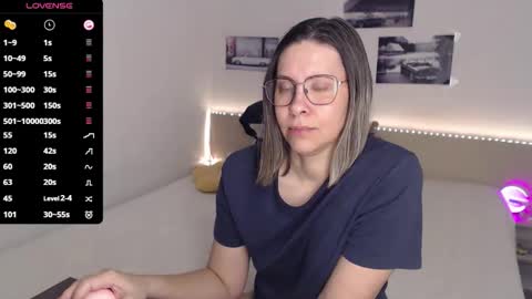 Julie online show from April 3, 3:59 am