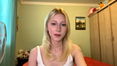 Mia 1st day here online show from June 19, 2:31 pm