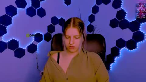 kaela_spell_ online show from March 25, 10:29 am