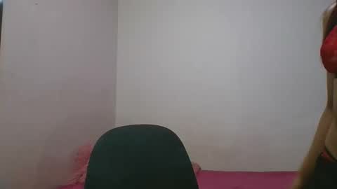 KAHELIINDEPENDENT MODEL online show from December 20, 6:40 am