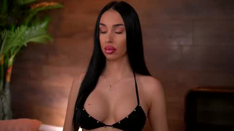 Kaira online show from December 13, 7:53 pm