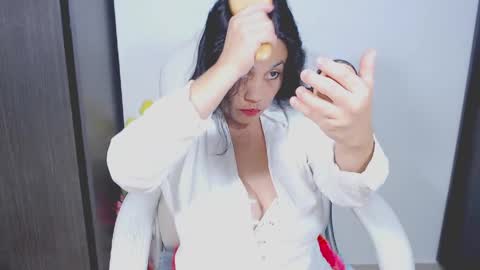 Hannah online show from June 6, 3:02 am