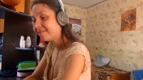 Mari  Simmons online show from September 22, 7:07 am