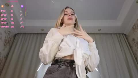 Alice online show from November 26, 4:19 pm